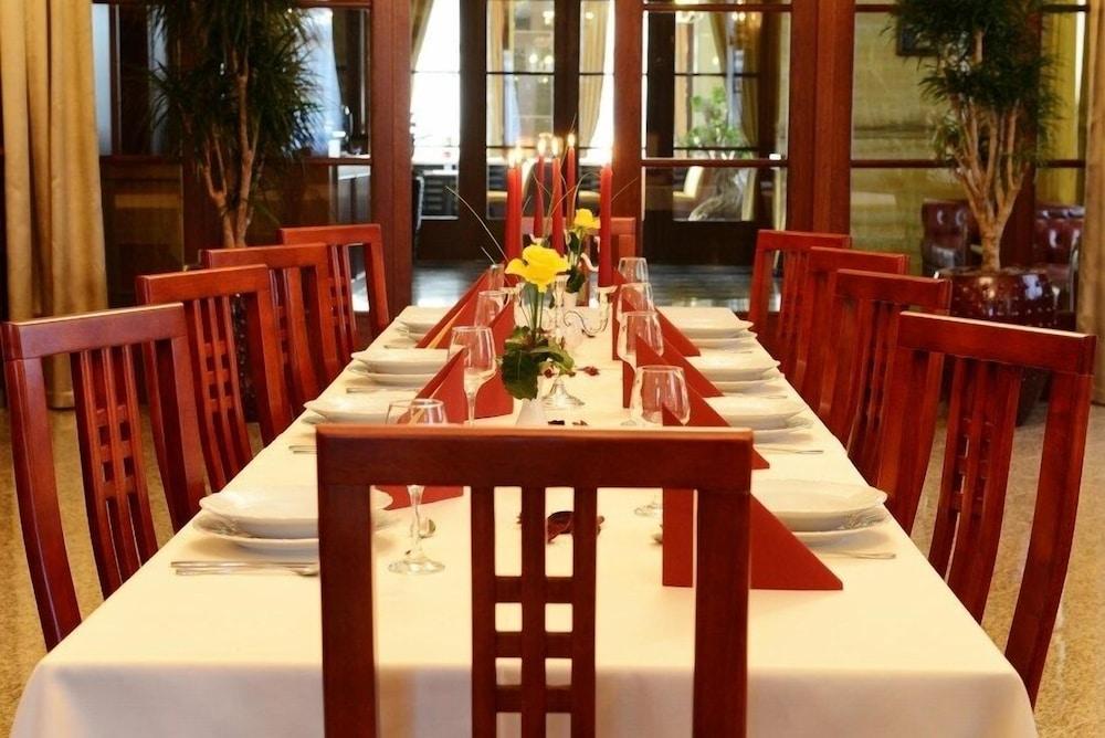 Hotel Europa 포프라트 외부 사진